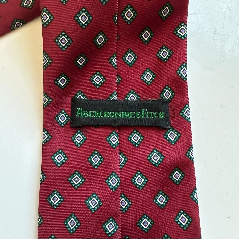 Abercrombie & Fitch Vintage Silk Neck Tie Red Burgundy Diamond Geometric Pattern